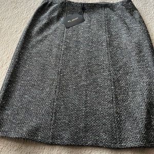 NWT St John knit black tweed knit skirt size 16
